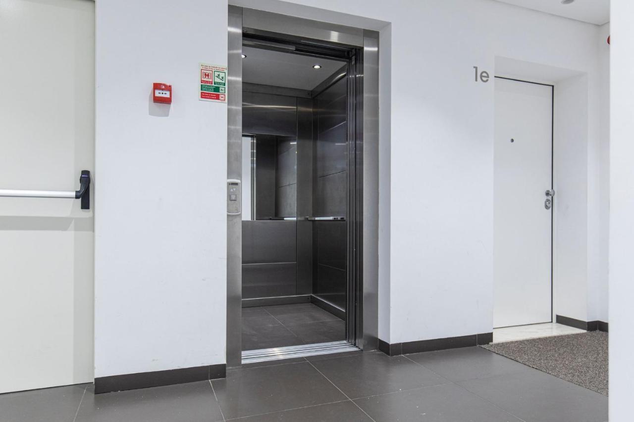 Touch Of Class 2Bdr Apartment By Lovelystay Cascaes Exterior foto