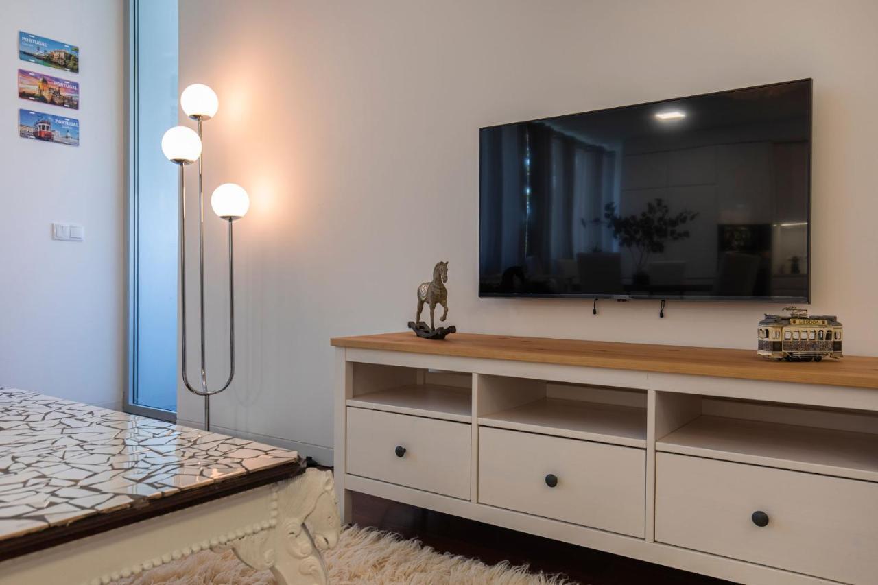 Touch Of Class 2Bdr Apartment By Lovelystay Cascaes Exterior foto